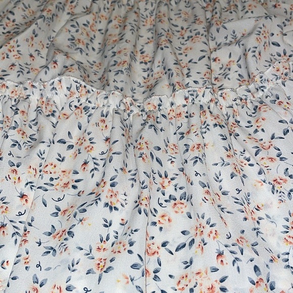 GOMORN tiered ruffle mini skirtt with wide elastics waistband. Size Large 8/10. - Picture 2 of 5